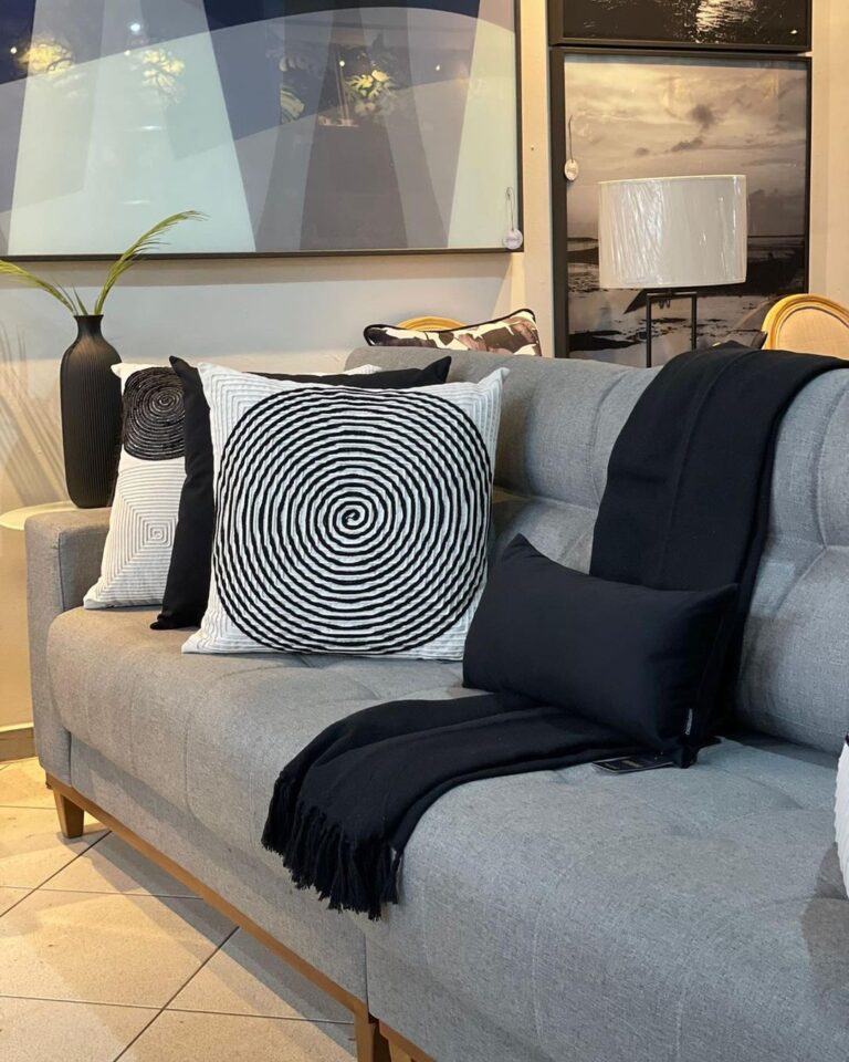 decoração de sofa com almofadas