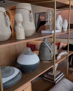 Objetos decorativos para estante