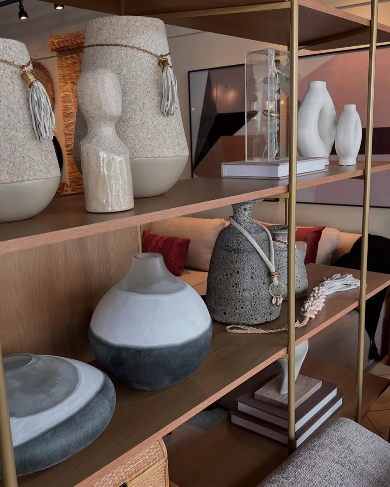 Objetos decorativos para estante