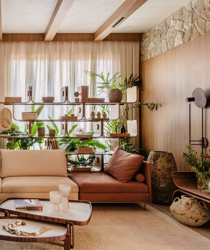 Composição de decoração afetiva em estante - loja de decoração Lavras