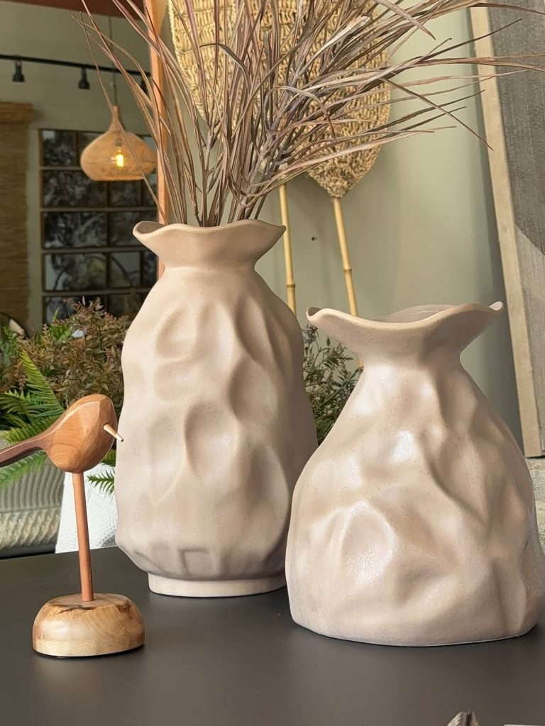 Vasos artesanais com formas orgânicas tamanhos variados DPresentes
